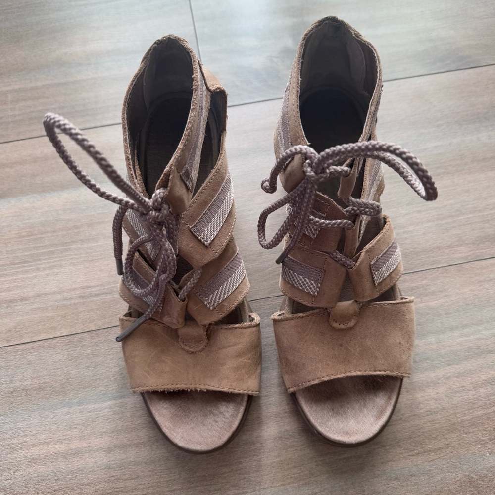Sorel Joanie II Lace Wedge Sandals Womens Size 9 Ash Brown Gladiator NL3272-240 - Picture 4 of 6